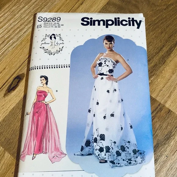 Lot of 5 sewing patterns simplicity and butterick sizes 8-22 - Picture 9 of 11